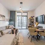 Modern & Luxury 1Br -Pool View - Kensington Waters