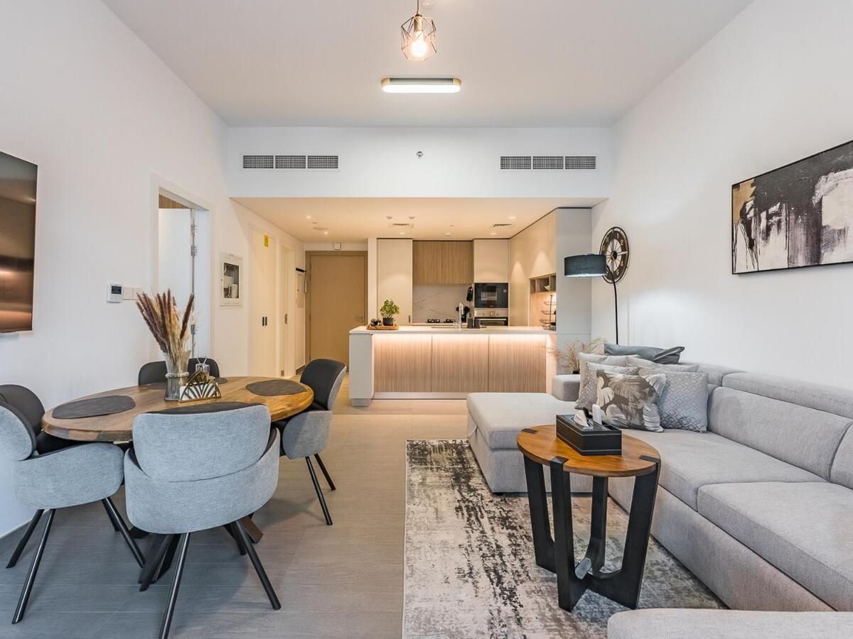 Apartment Modern & Luxury 1br -pool View - Kensington Waters Dubai