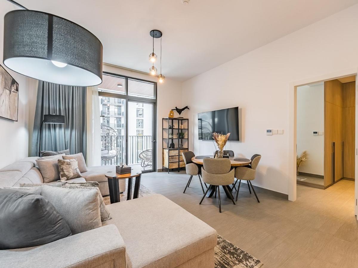 Modern & Luxury 1br -pool View - Kensington Waters *