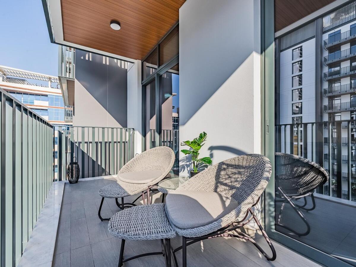 Modern & Luxury 1br -pool View - Kensington Waters