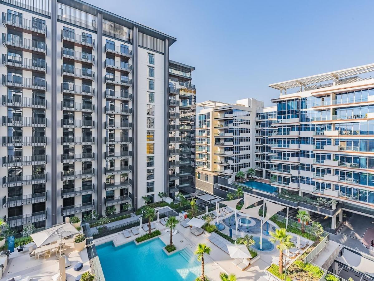 Modern & Luxury 1br -pool View - Kensington Waters Apartment