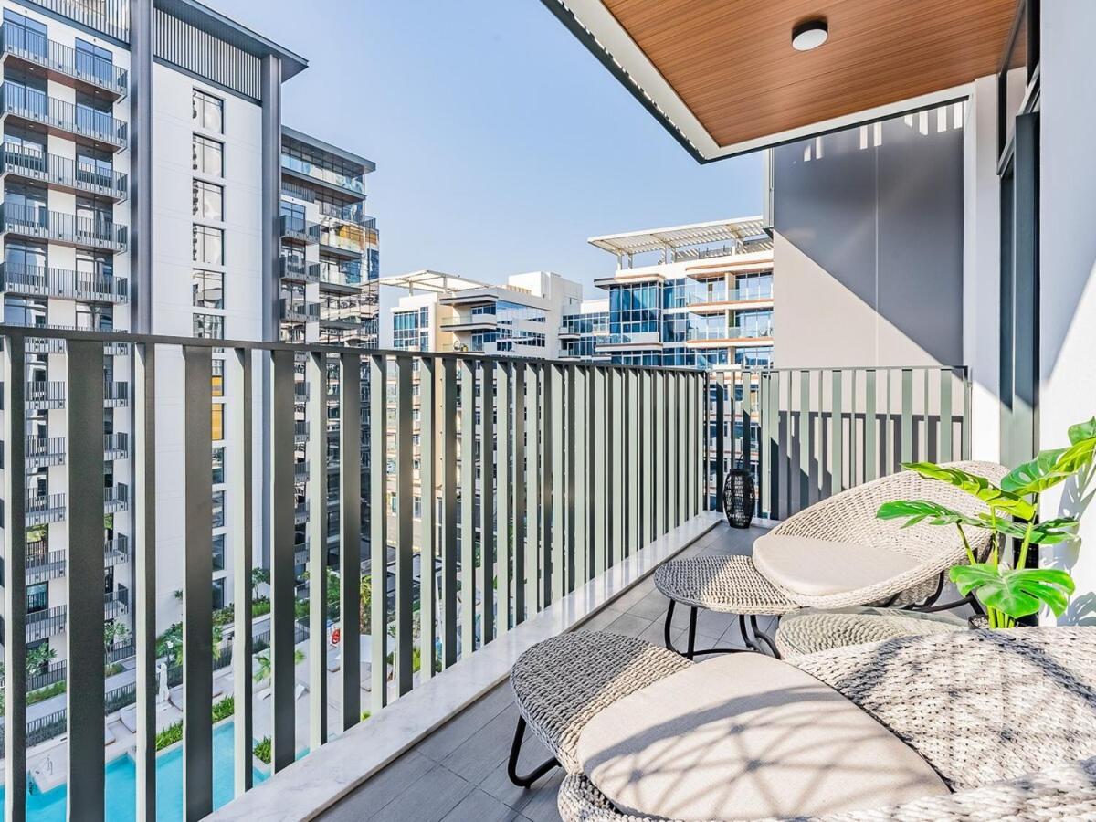 Modern & Luxury 1br -pool View - Kensington Waters * Dubai