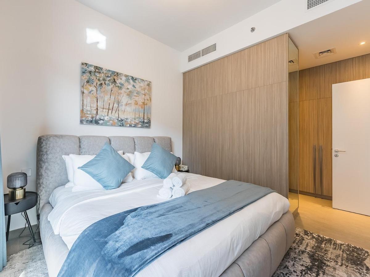 Modern & Luxury 1br -pool View - Kensington Waters