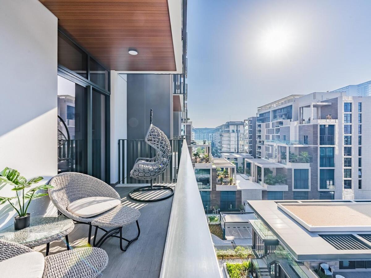 Apartment Modern & Luxury 1br -pool View - Kensington Waters Dubai